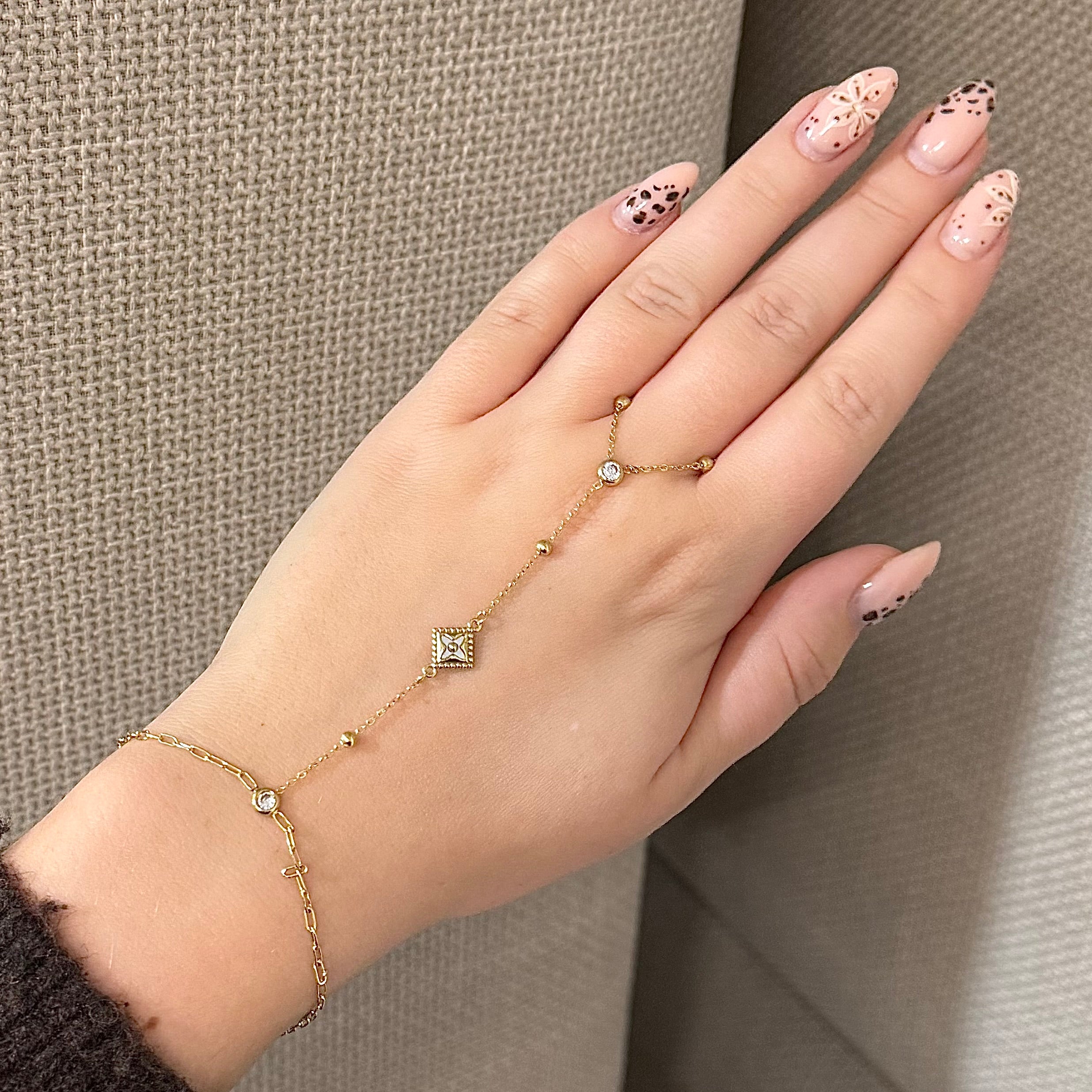 Handchain Iris - Gold