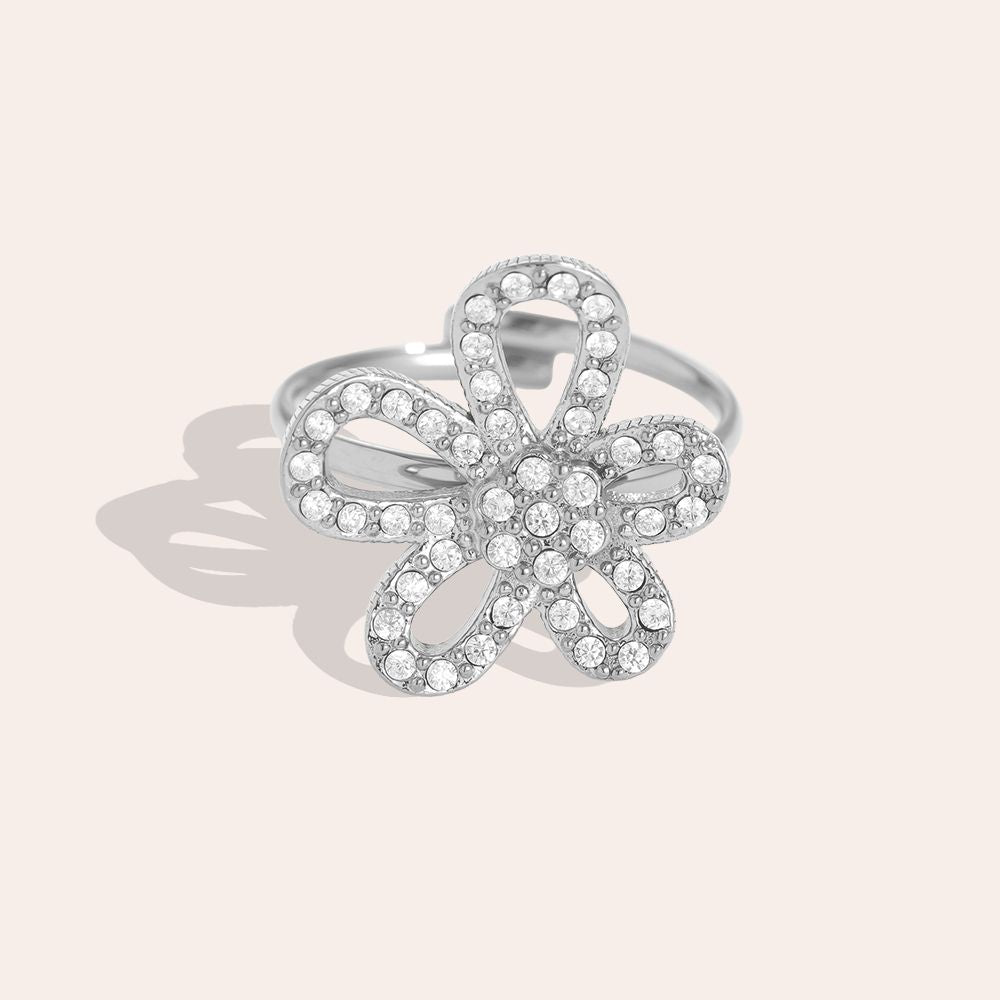 Flowy Ring - Silver